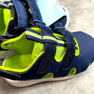 Cat&Jack toddler boy size 8 sandals brand new.